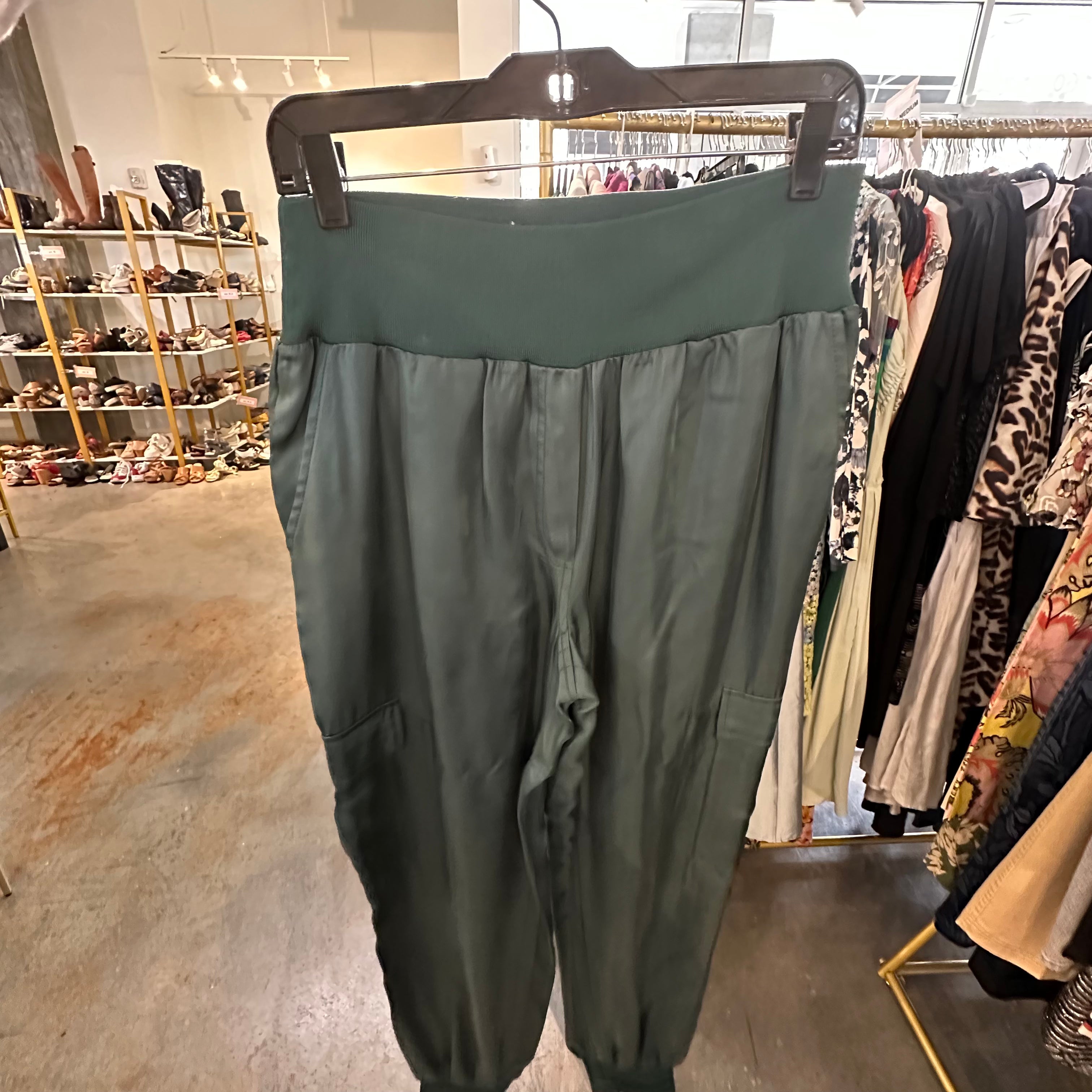 6A7 Green Pants Size M