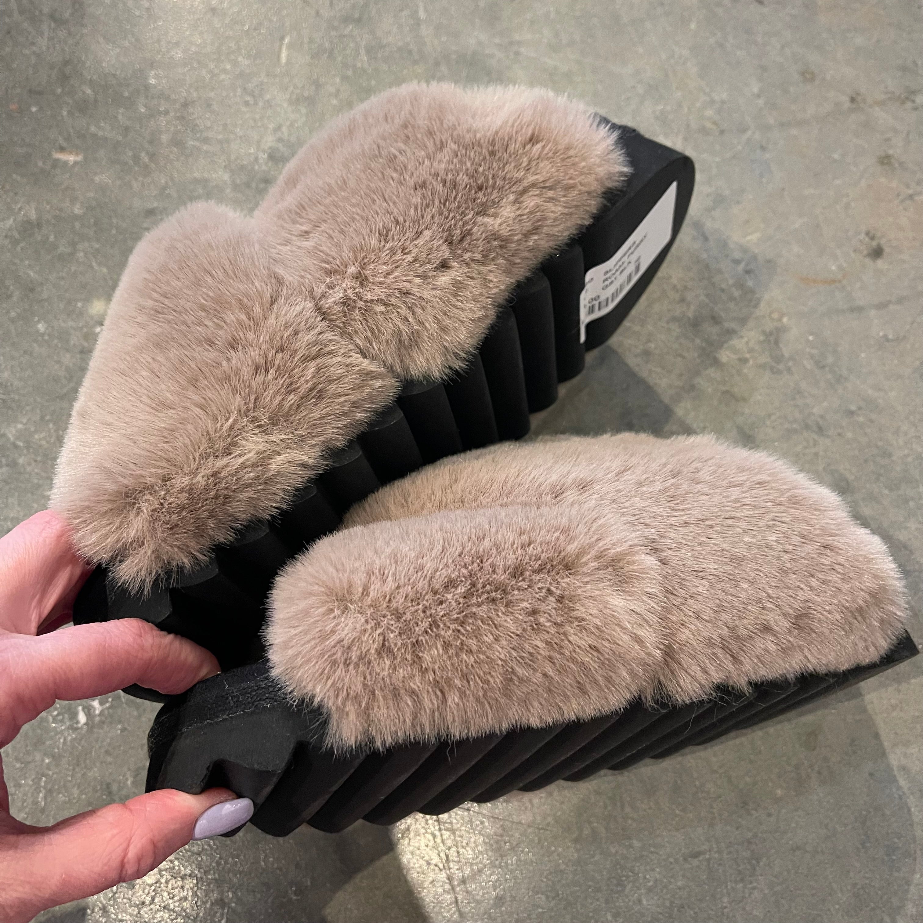 Roam Grey Slippers Size 38