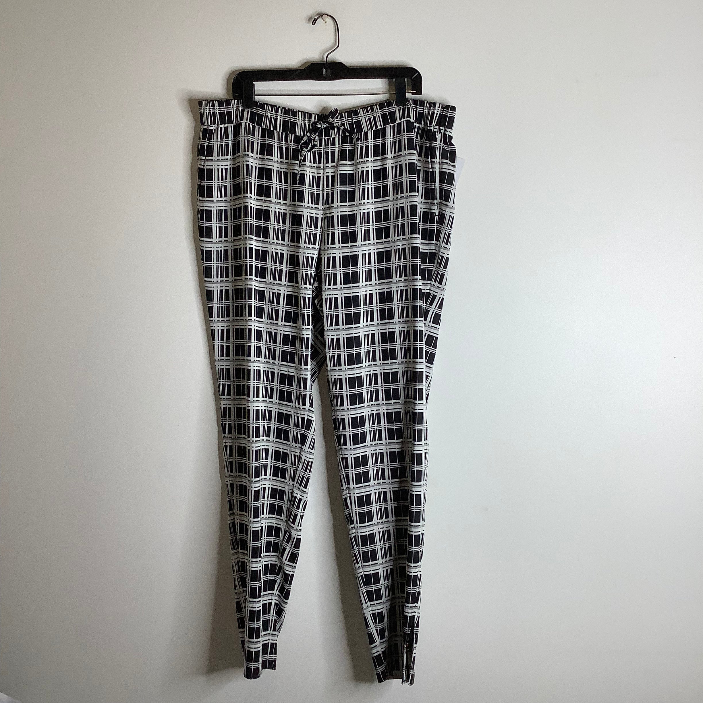 Akris Black Pants Size XL (16 US)